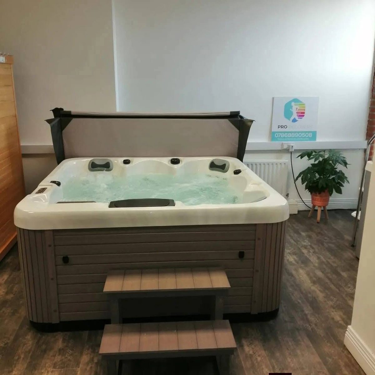 The jacuzzi at Pro Recovery in Derry